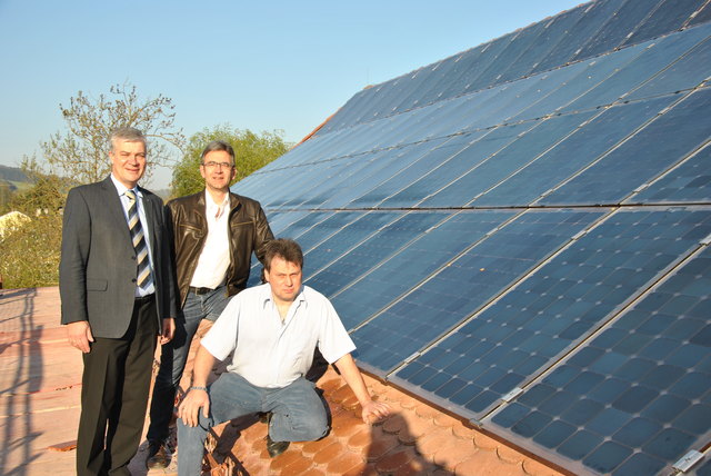 Anton Kasser, Helmut Freynhofer (Fa. Froschauer) und Friedrich Pallinger. | Foto: Gemeinde Zeillern