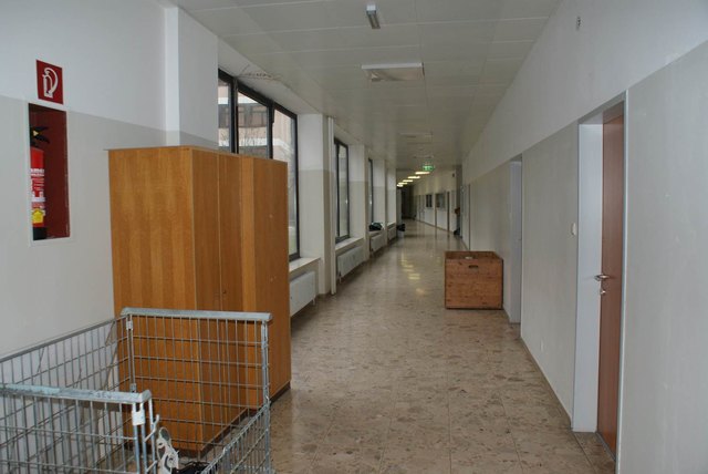 Zugang Turnsäle BRG Salzburg vorher