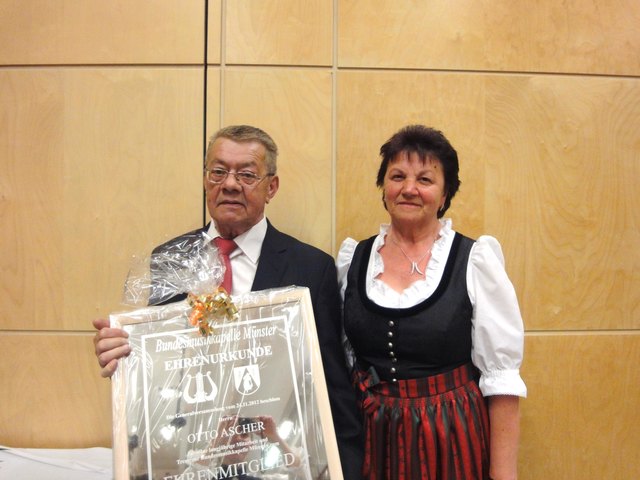 Otto Ascher (im Bild mit Gattin Hanni) gehört nun zu den sechs Ehrenmitgliedern der BMK Münster.