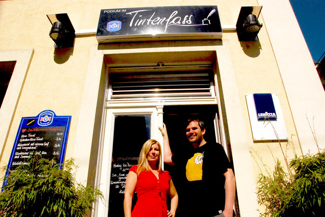 Mehr Sicherheit für ihre Gäste fordern die Inhaber des Café Tintenfass Ulrike Zörner und Klaus Steinbauer.