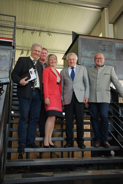 Peter Oberlehner, Karl Furthmair, Maria Pachner, Straßenbau-Landesrat Franz Hiesl und Laurenz Pöttinger (v. l.). | Foto: ÖVP