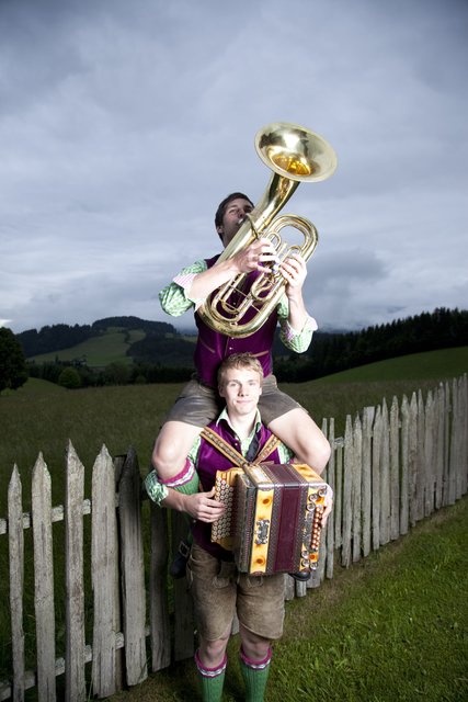 .. Mit Musik ist das Leben so schön ! (: