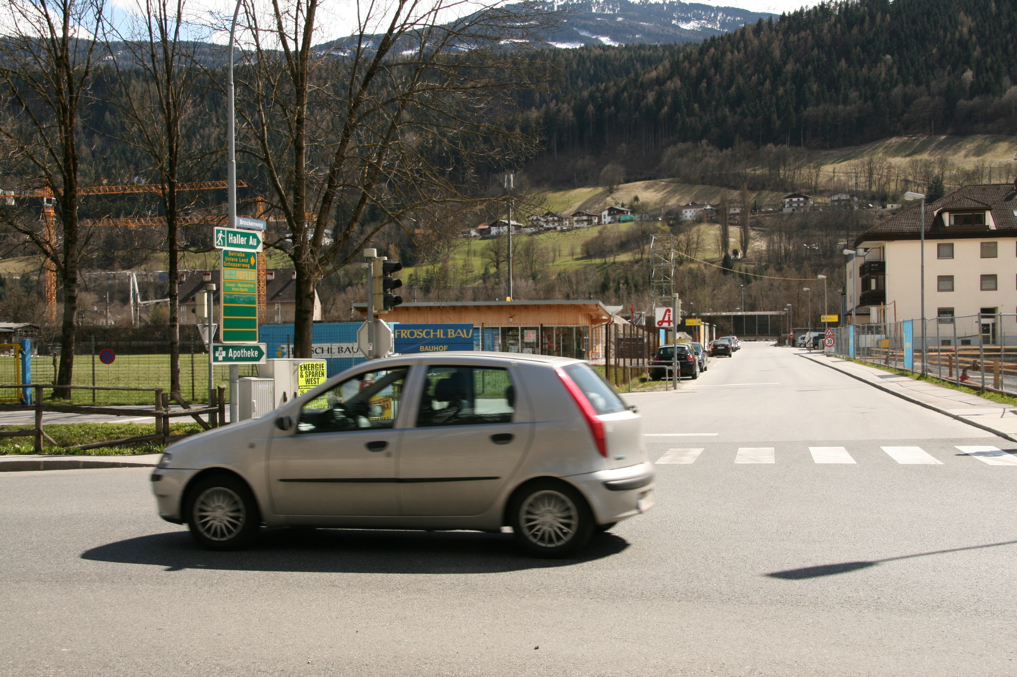 Mils lässt Variante prüfen - Hall-Rum