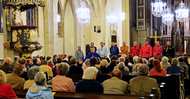 Bolschoi Don Kosaken in der Stadtpfarrkirche Korneuburg (Lubomir Diakovski singt das Wolgalied aus dem Zarewitsch)