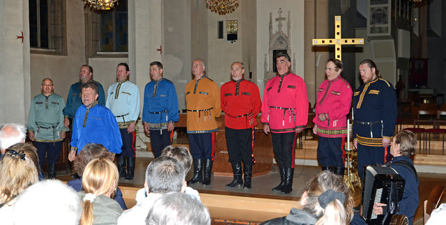 Bolschoi Don Kosaken in der Stadtpfarrkirche Korneuburg - Lubomir Diakovski singt das berühmte Lied "Abendglocken"