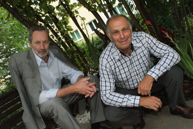 Hans Maczejka (r.) mit SP-Bezirksvize Josef Kaindl