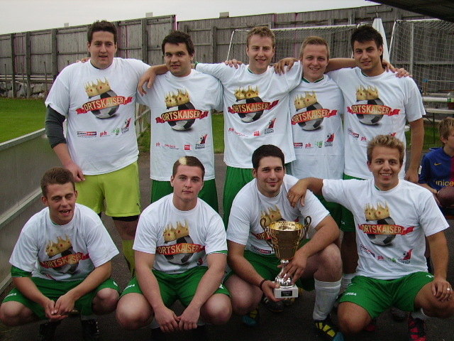 Am 6. Juli 2013 bestimmen die Ansfeldner ihren Fußball-"Ortskaiser". | Foto: Privat