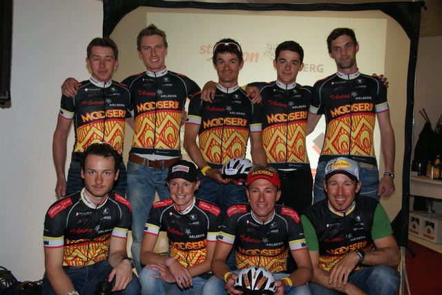 Team 2013: M. Hechenblaikner, P. Zangerl, E. Schütz, U. Lentsch, Ch. Auer (hi.), D. Prieth, D. Pintarelli, A. Traxl und Ch. Bieler.
