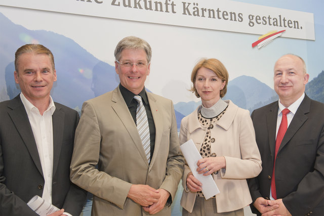 LH Peter Kaiser mit Gemeindebundpräsident Bgm. Ferdinand Vouk, LHStv. Gaby Schaunig und AMS-Landesgeschäftsführer Franz Zewell.