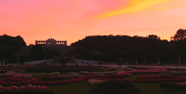 Sonnenuntergang in Schönbrunn