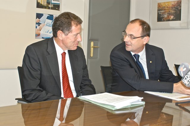 Fachhochschule und Friedensburg standen im Mittelpunkt des Burgenlandtages von Minister Karlheinz Töchterle (im Bild mit LHStv. Franz Steindl). | Foto: Reinhalter
