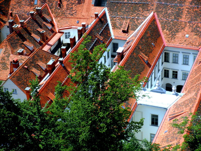 Die Dächer der Grazer-Altstadt sind vom Schloßberg aus gut zu sehn