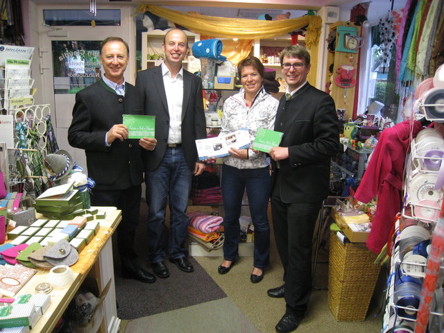 Ferdi Laimer (Obmann TVB Strobl), Harald Prohaska (GF TVB Strobl), Robert Gratzer (Büroleiter TVB Strobl), Claudia Jadin (Wohnen mit Stil)