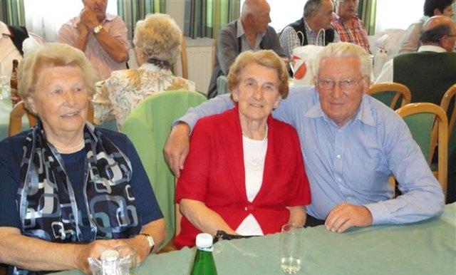 Die Frauentaler PensionistInnen unterhielten sich beim PV Hörmsdorf ausgezeichnet!