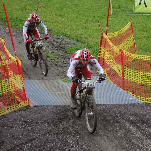 Bernd Mara und Jochen Kreiner von den Crazy Cross Biker gewannen die Alpentour.