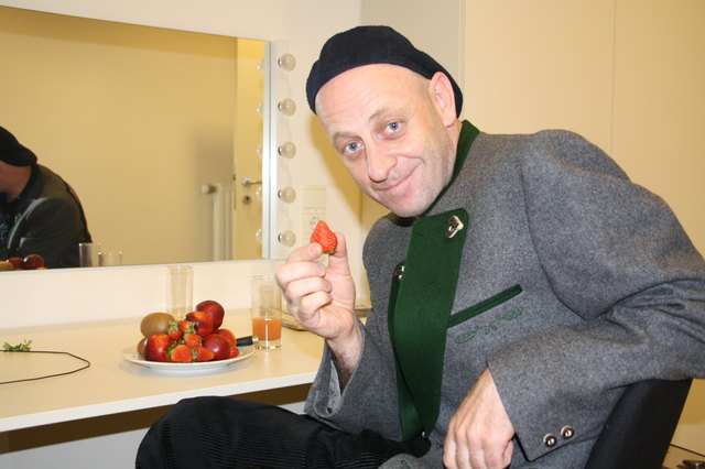 Hinter der Bühne plauderte Alf Poier über sein Programm "Backstage", den Songcontest und die Region.