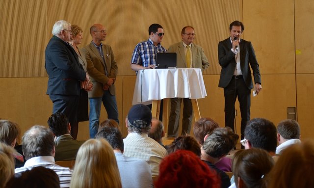 v.l. Bernhard Radauer (Autohaus Radauer), Ingrid Kuster (WKO Steiermark), Karl-Heinz Snobe (AMS Steiermark), Thomas Matthä (blinder Moderator), Bruno Zinkanel (Bundessozialamt), Gernot Augustin (Magna Presstec) | Foto: Odilien-Institut