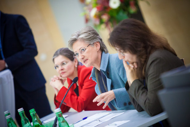 Rektorin der PH Oberösterreich Ulrike Greiner, Bildungsministerin Claudia Schmied (SPÖ) und Andrea Weilguny vom Bundesministerium für Unterricht, Kunst und Kultur stellten sich am Podium den Fragen der Lehrenden und Studierenden der Pädagogischen Hochschule. | Foto: Alfred Reiter