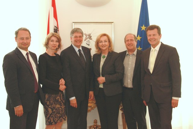 Landeshauptmann Peter Kaiser beim Antrittsbesuch bei BM Maria Fekter mit Finanzstaatssekretär Andreas Schieder, LHStv. Gaby Schaunig, LR Rolf Holub und LR Wolfgang Waldner