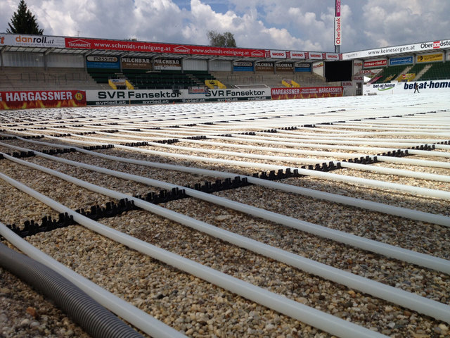 28.500 Laufmeter Kunststoffrohre wurden im Rieder Stadion verlegt. | Foto: SV Josko Ried