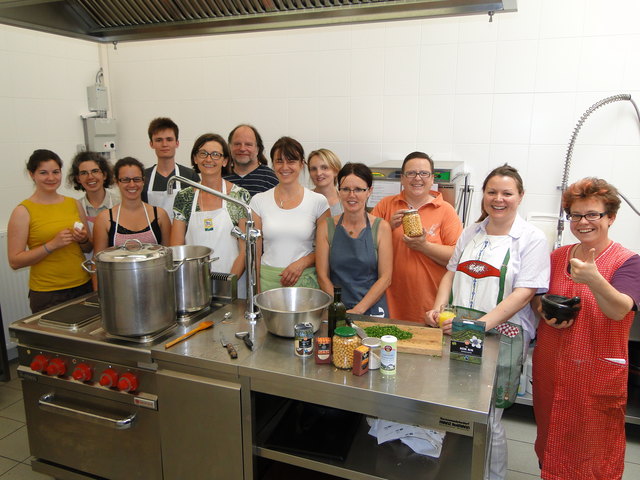 Biofaire Gerichte wurden in einem Kochkurs für das Fest mit der Kochschule "Grünes Zebra" zubereitet.