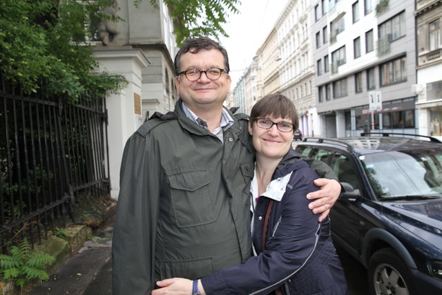 Bernhard und Andrea M. hatten wegen des unerträglichen Lärms vor einem Lokal schlaflose Nächte im Krankenhaus. | Foto: Klinger