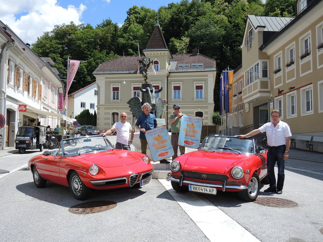 Willi Randeu mit Alfa Romeo Cabrio, Klaus Capellari,   Gottfried Stöckl, Hans Werner Kieninger mit Fiat Cabrio (von links) | Foto: KK