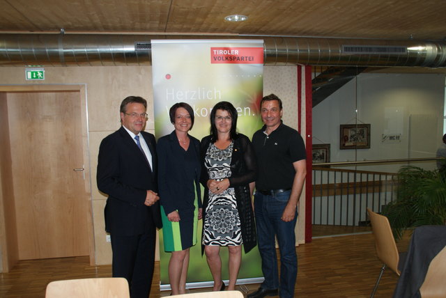 LH Günther Platter, BR Sonja Ledl-Rossmann, Elisabeth Pfurtscheller und GF Dr. Martin Malaun