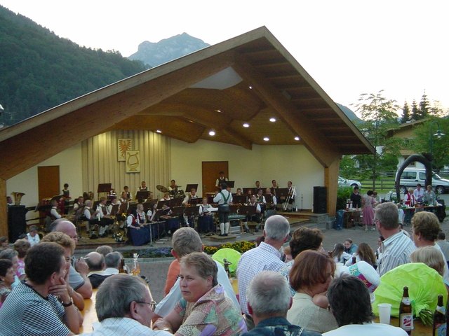 Beim Musikpavillon Erpfendorf findet am Samstag, 29. Juni ab 19 Uhr bei freiem Eintritt ein Sommerfest´l mit tollen Gesangs- und Musikeinlagen statt.