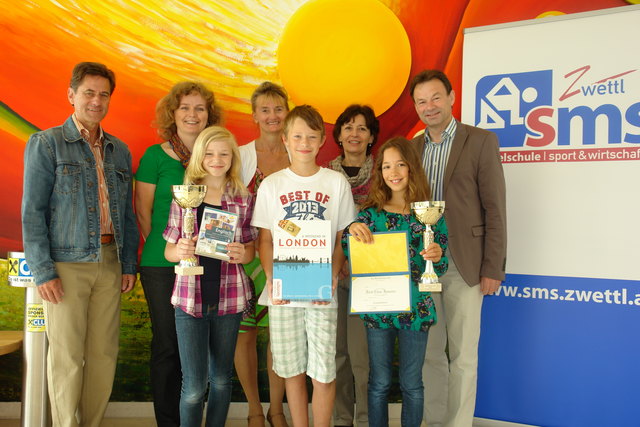 Elisabeth Blauensteiner (Englisch Lehrerin 2a), Kornelia Rauch (E-Fachkoordinatorin), Melitta Hakala (E-Lehrerin 1b), Alfred Grünstäudl, Veronika Strengberger, David Dorfbauer, Mona Nebauer. | Foto: SMS
