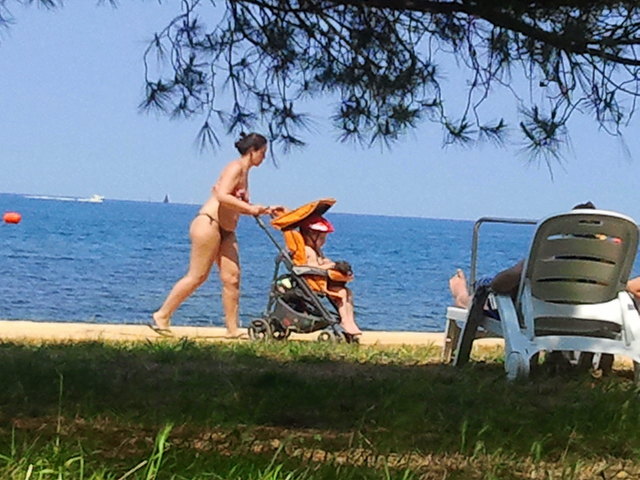 gesehen in Porec am Strand (mit Handy geknipst)
