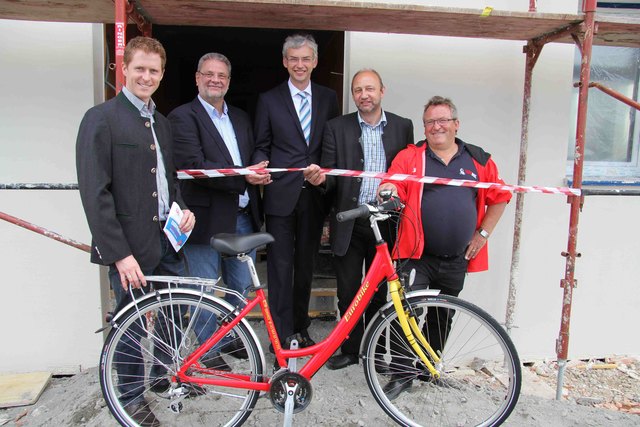 Thomas Schmid, Geschäftsführer Herbert Würtinger, Landesrat Michael Strugl, Bürgermeister Bernhard Brait und Geschäftsführer Walter Schmid. | Foto: Land OÖ