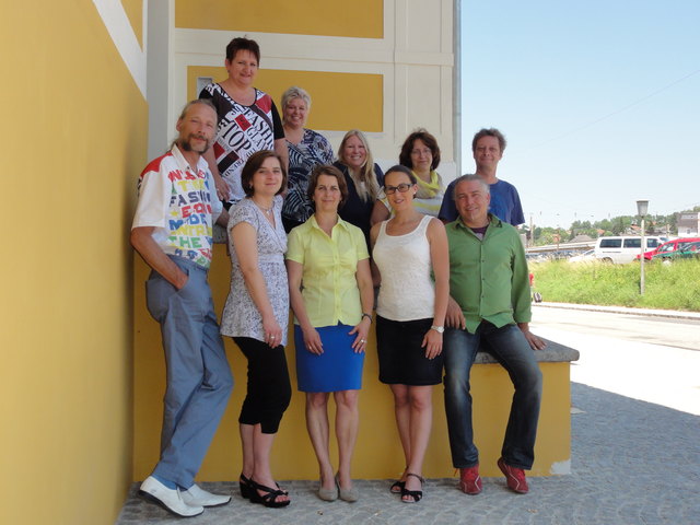 Das ibis acam-Trainerteam in Schärding. Vorne: Andreas Schläfke, Maria Gritsch, Susanne Burggraf, Elisabeth Koller, Manfred Lorenz; hinten: Sonja Wolf, Andrea Leitner, Ulli Marei, Christine Peller, Horst Sternbauer. | Foto: ibis acam