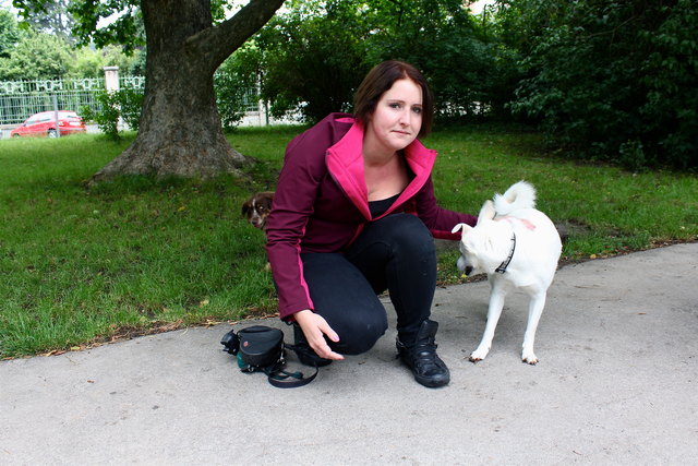 Tanja Stern kommt mit ihrem Hund Gino jeden Tag in die Hundezone am Steinhof.