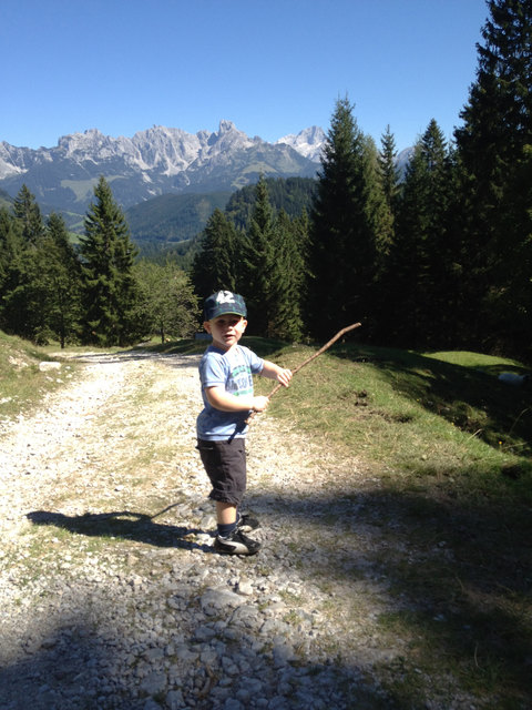 Schon den kleinsten kann man Wandern in der herrlichen Berglandschaft schmackhaft machen.