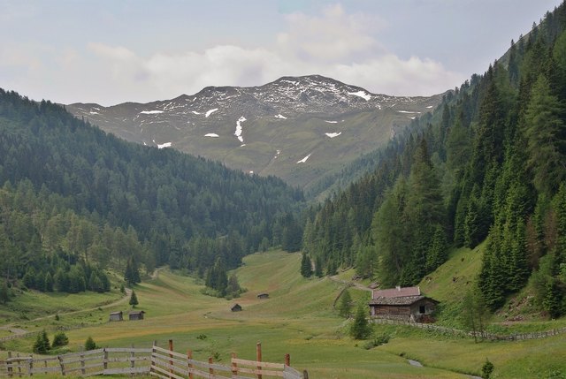 Fradertal/Obernberg mit dem Hohen Lorenzenberg 2318m