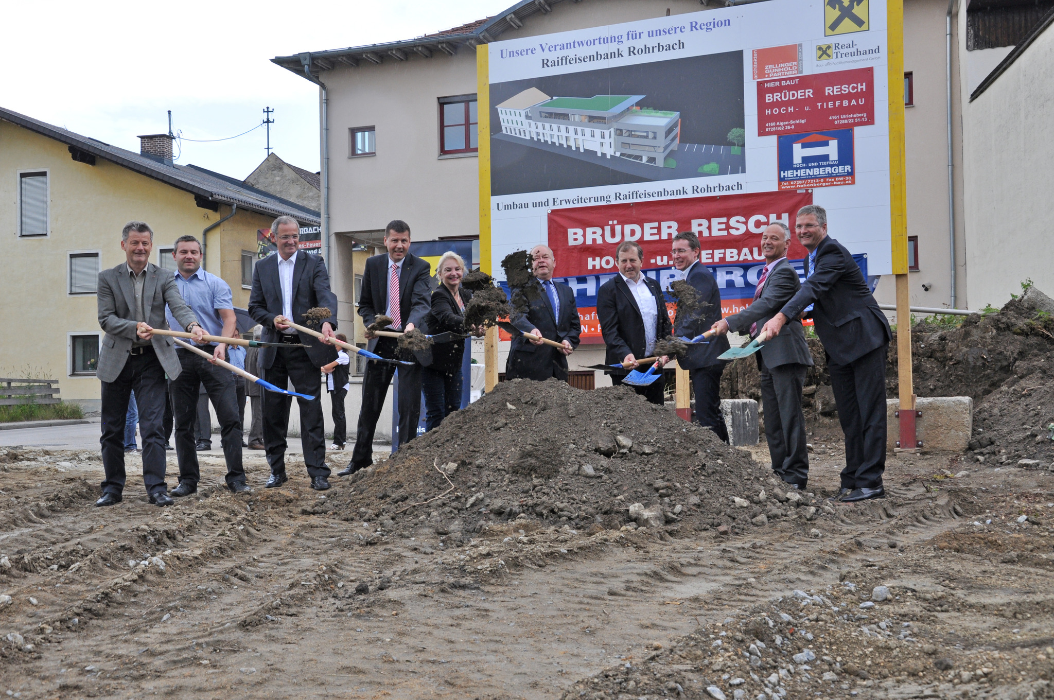 Raiffeisenbank wächst in die Höhe und die Breite Rohrbach