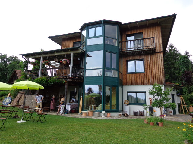 das Haus der Gartenbesitzer Fam.Riedl