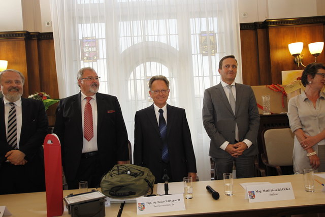 Feierlicher Abschied: Gerhard Schmid (SP), Reinhard Feistritzer (SP), Heinz Gerstbach (VP), Manfred Juraczka (VP)