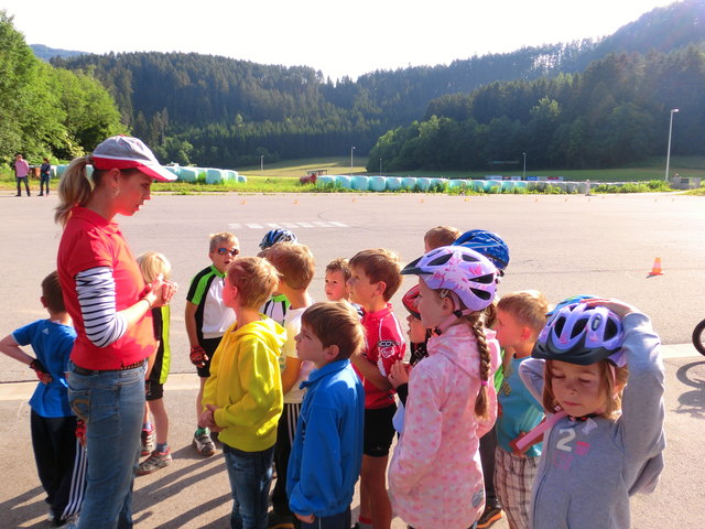 Beim Verkehrserziehungs-Tag erhielten die Kinder interessante Informationen | Foto: KK