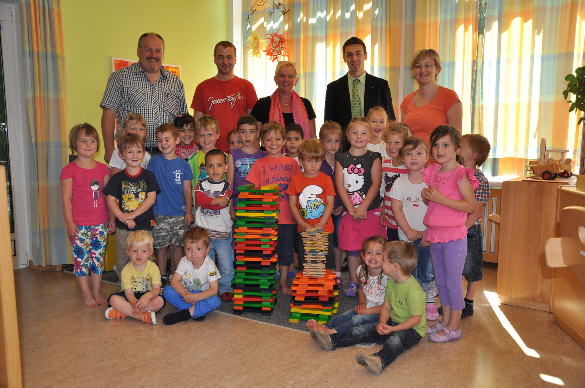  Kunterbunte Bauklötze für Reichersberger Kindergartenkinder - Ried Bildidee 