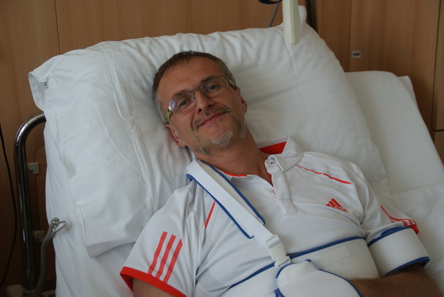 Bgm. Oskar Grassnigg erholt sich derzeit nach seinem schweren Sturz mit dem Mountainbike.