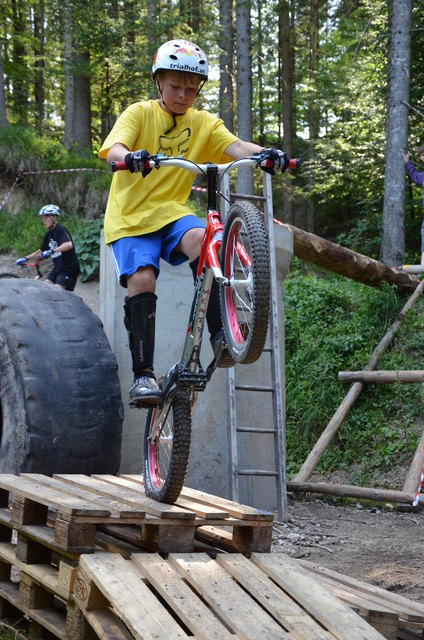 Der 12-jährige Florian Sonnleitner glänzte beim Bike-Trial Cup in Lunz mit Balancegefühl! (Foto: Tom Katzensteiner)
