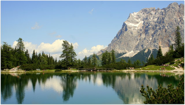 der Seebensee mit der Zugspitze im Hintergrund
