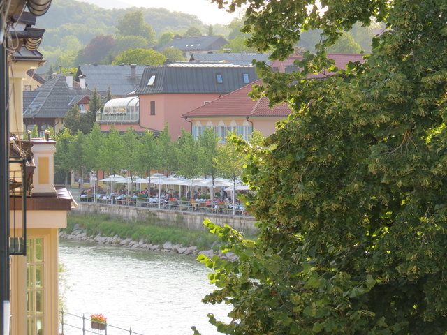 Der Garten an der Esplanade ist gerammelt voll (vom Zimmerfenster aus fotografiert)!
