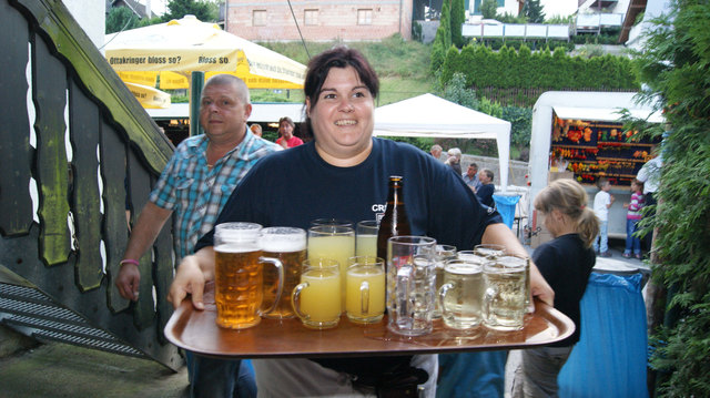 Margit Wakolbinger ist eine der fleißigen HelferInnen beim  Fest der FF-Steinbach.