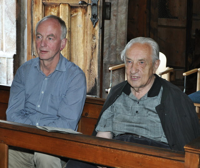 Vizebürgermeister Rudi Kössler im Bild links mit dem Organisten der Pfarrkirche Maria Himmelfahrt Fügen, Alois Niederhauser