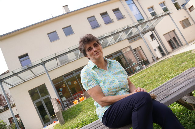 "Es ist ein guter Abschied", befindet die scheidende Direktorin. "Mit der Schule bleibe ich weiterhin verbunden – durch die Enkel." Ein Ende der ersten Schultage ist für Roesemarie Gutenthaler in nächster Zeit also nicht in Sicht. | Foto: Cornelia Grobner