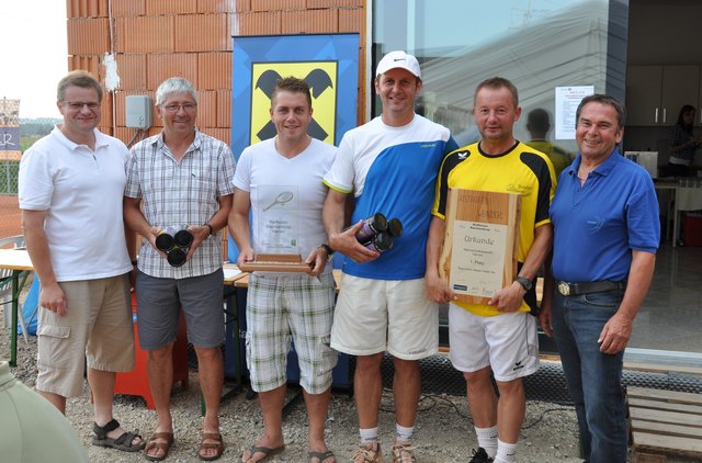 Thomas Brandner (Veranstalter), Manfred Buchberger-Steiner, Günther Kreindl, Franz Froschauer, Gerhard Rumetshofer (Spg Union Naarn-Askö Au), Franz Harrer (Obmann Union Aisthofen-Weinzierl) | Foto: Privat