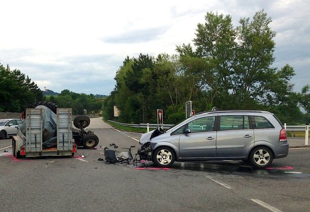 Erst kürzlich ereignete sich im Bereich der S33-Abfahrt ein schwerer Verkehrsunfall mit Personenschaden.
